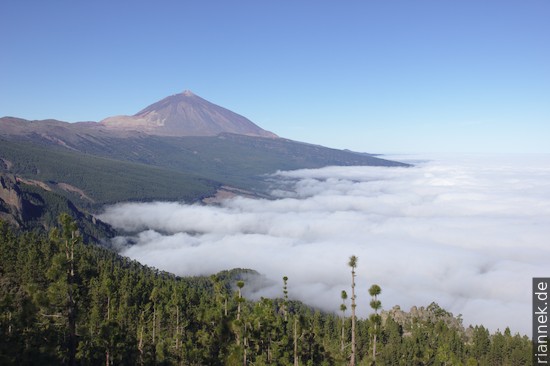 Teide mit Otavara-Tal (unter Wolken), Mirador Chimaque