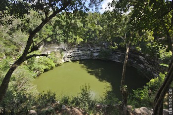 Cenote Sagrada in Chichén Itzá