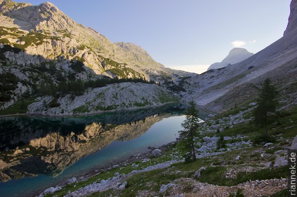 Jezero v Ledvicah im Tal der Triglav-Seen