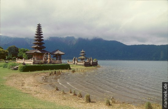 Caldera und Tempel: Bratansee