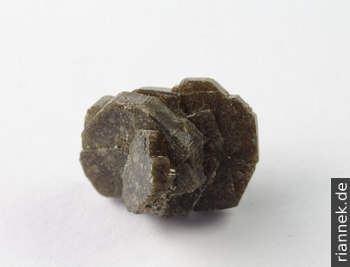 Alumoakermanite (melilite), 14 mm wide