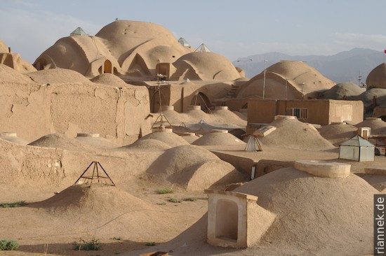 On the roof of the bazaar in Kashan