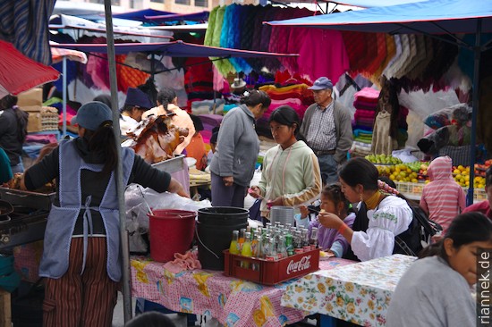 Fritada auf dem Markt von Otavalo