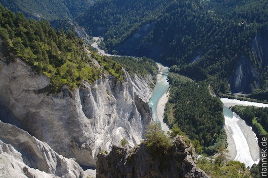 Die Rheinschlucht mit den Massen des Flimser Bergsturzes