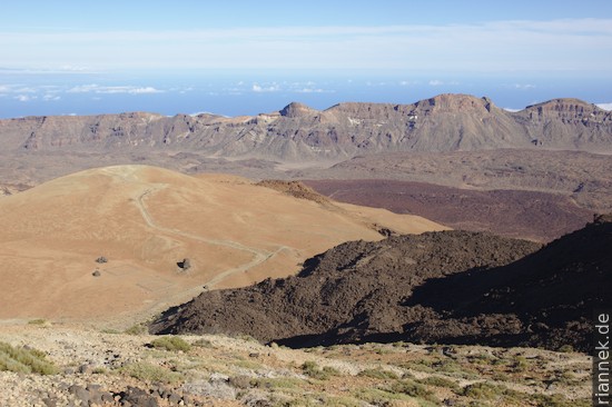 View back on Montaña Blanca and the Cañadas Caldera