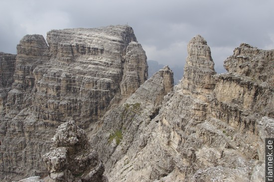 Hauptdolomit am Paternkofel mit zyklischer Wiederholung von subtidalen und peritidalen Ablagerungen