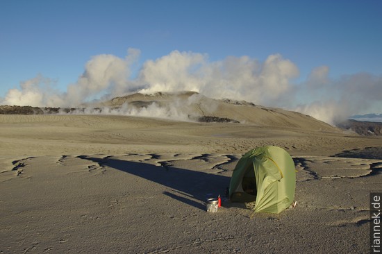 tent at Cordon Caulle