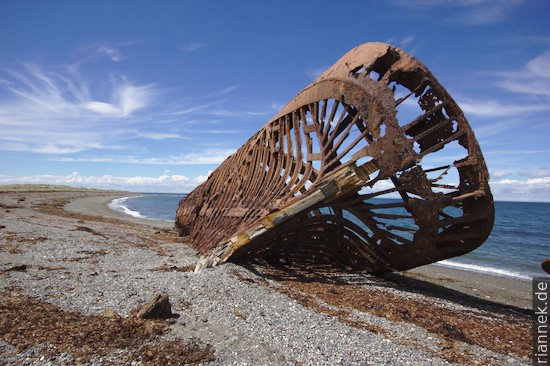 Wrack an der Magellanstraße