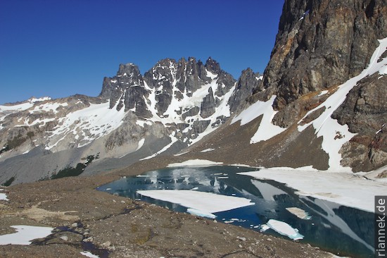 Lake above Campamento Nueva Zelandes