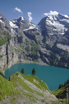 Oeschinensee with Doldenhorn