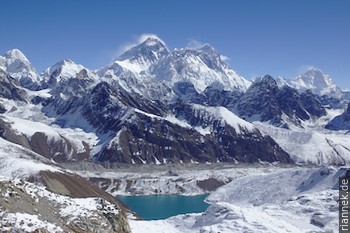 Blick vom Renjo La auf u.a. Everest, Gokyo