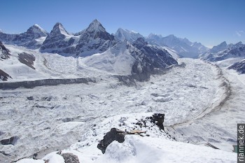 Kangchung and Ngozumba Glacier from Ngozumba Tse