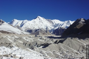 Cho Oyu, von der Überquerung des Ngozumpa-Gletschers