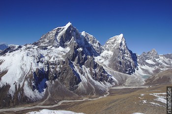 Taboche und Cholatse vom Nangkar Tshang