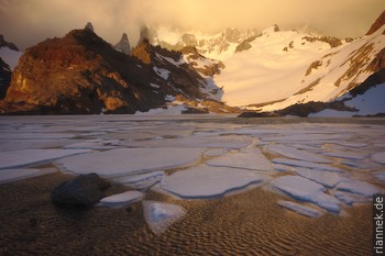 Wolken und Licht Laguna de los Tres am Fitz Roy