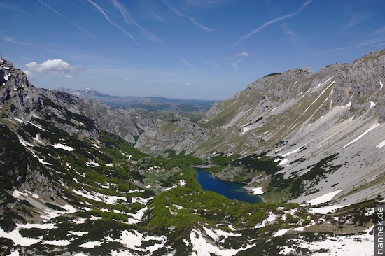 Blick vom Samar-Pass auf Škrčko Jezero