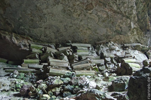 Lumiang Burial Cave