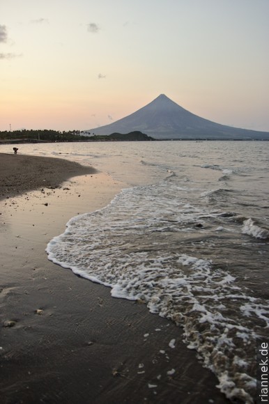 Mayon vom Legazpi Boulevard