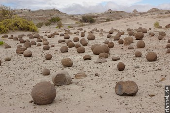 Ansammlung von herausgewitterten Konkretionen: Cancha de Bochas, Ischigualasto